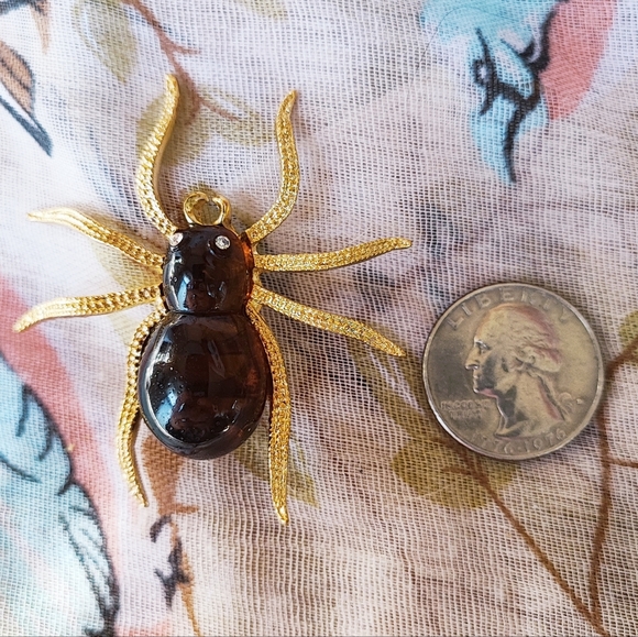 Pitted Lucite Tortoise Root Beer Brown Spider Brooch Halloween Gold Tone Brooch - Picture 2 of 6